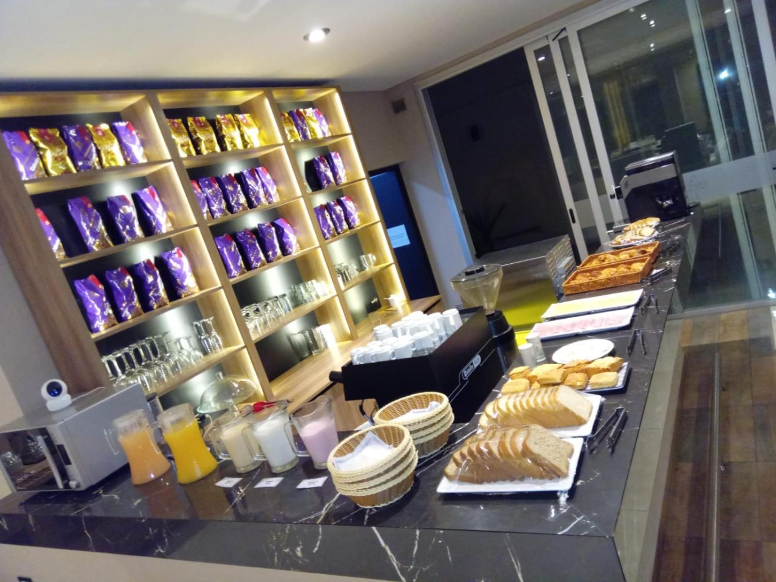 Hotel Alvarado Suites Salta Buitenkant foto
