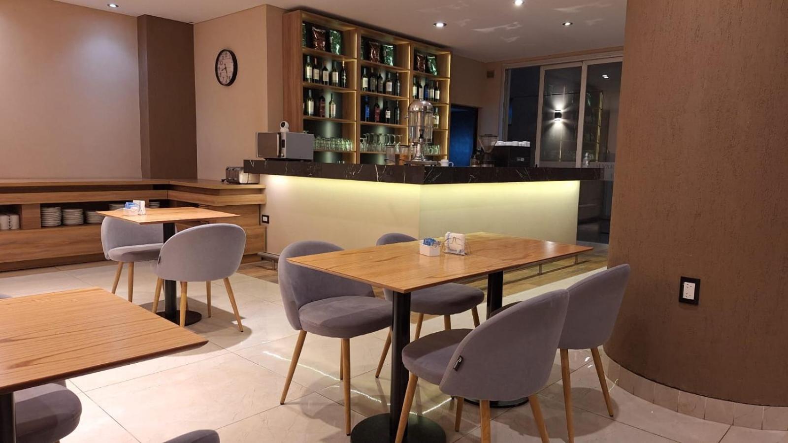 Hotel Alvarado Suites Salta Buitenkant foto